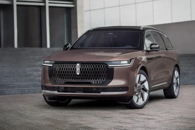 Lincoln презентовал рестайлинговый кроссовер Nautilus