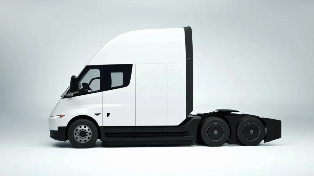 Tesla виводить електровантажівку Semi на ринки Європи