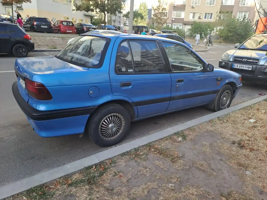 В Киеве замечен отличный экземпляр Mitsubishi Lancer 1991 года