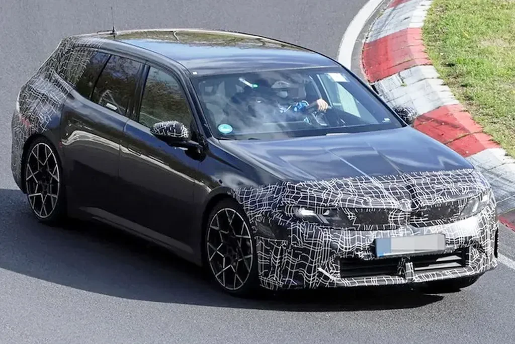 Новый электрический универсал BMW i3 Touring выехал на тесты