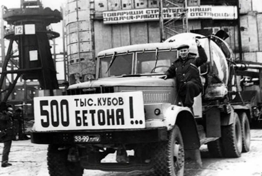 Появилось интересное фото грузовика КрАЗ со строительства АЭС